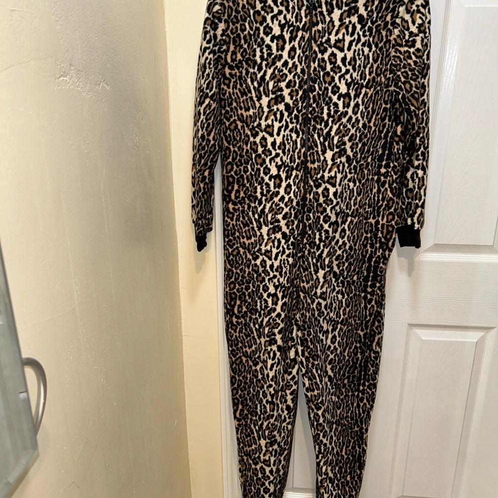 Leopard Print One Piece Pajamas Nick & Nora Sleepwear Pockets Women’s Size Small